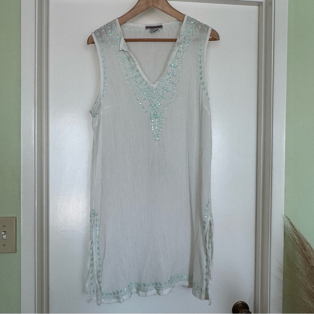 Peppermint Bay White Top with Green Details